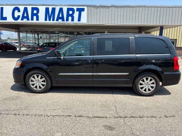 2016 Chrysler Town & Country Touring Cleveland OH