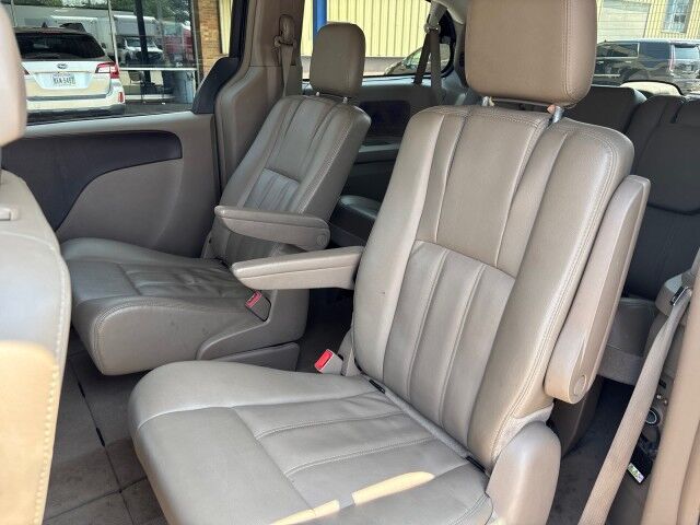 2016 Chrysler Town & Country Touring Cleveland OH