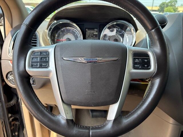 2016 Chrysler Town & Country Touring Cleveland OH