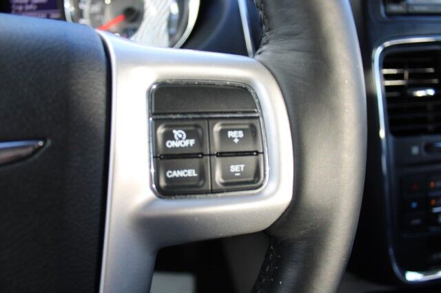 2016 Chrysler Town & Country Touring DVD Melbourne FL