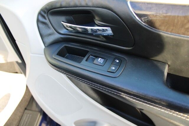 2016 Chrysler Town & Country Touring DVD Melbourne FL