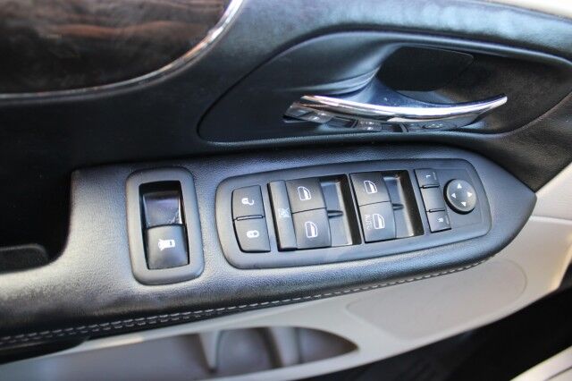 2016 Chrysler Town & Country Touring DVD Melbourne FL