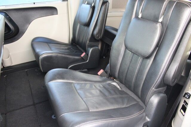 2016 Chrysler Town & Country Touring DVD Melbourne FL