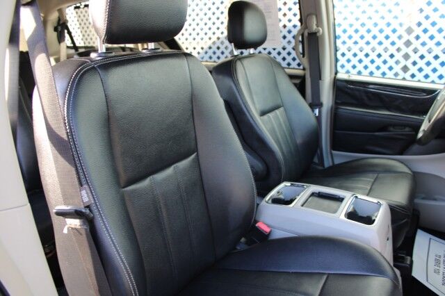 2016 Chrysler Town & Country Touring DVD Melbourne FL