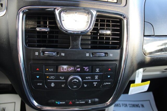 2016 Chrysler Town & Country Touring DVD Melbourne FL