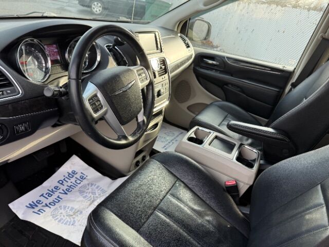 2016 Chrysler Town & Country Touring East Islip NY