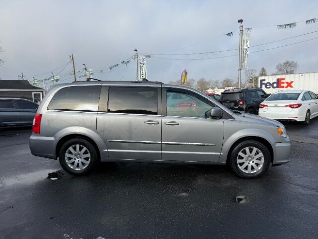 2016 Chrysler Town & Country Touring East Islip NY
