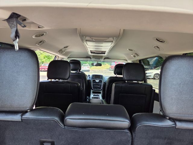 2016 Chrysler Town & Country Touring Elgin IL