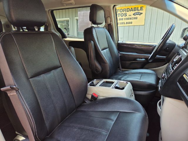 2016 Chrysler Town & Country Touring Elgin IL