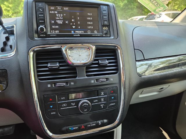 2016 Chrysler Town & Country Touring Elgin IL