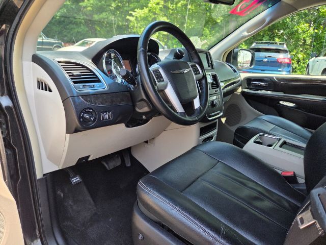 2016 Chrysler Town & Country Touring Elgin IL