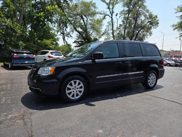 2016 Chrysler Town & Country Touring Elgin IL