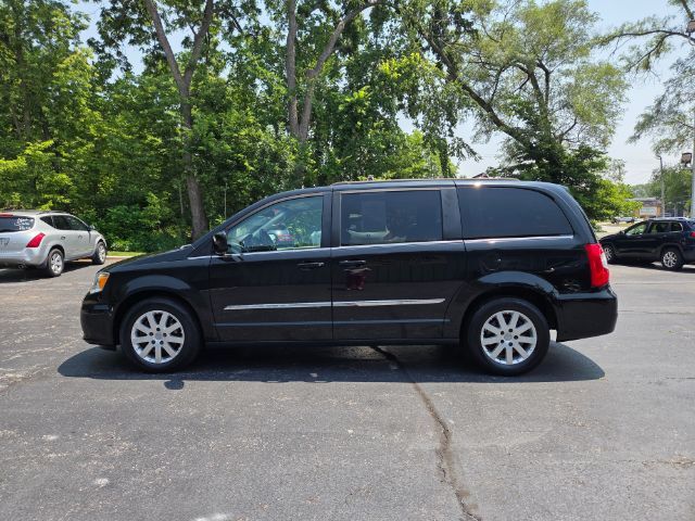 2016 Chrysler Town & Country Touring Elgin IL