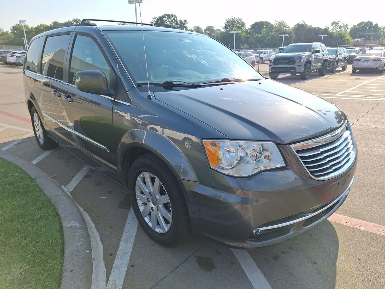 2016 Chrysler Town & Country Touring Hurst TX