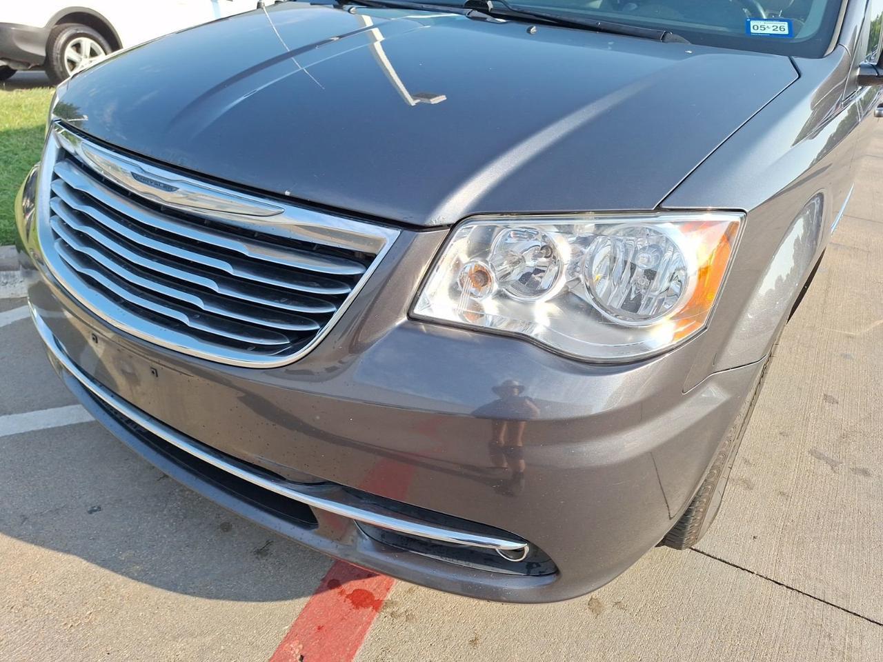 2016 Chrysler Town & Country Touring Hurst TX
