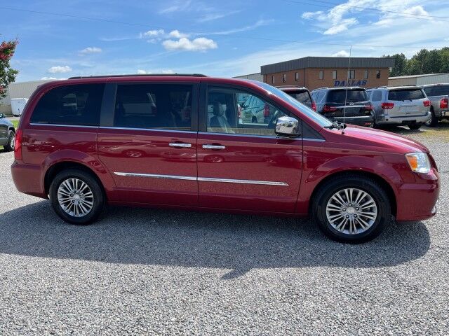 2016 Chrysler Town & Country Touring-L Ashland VA