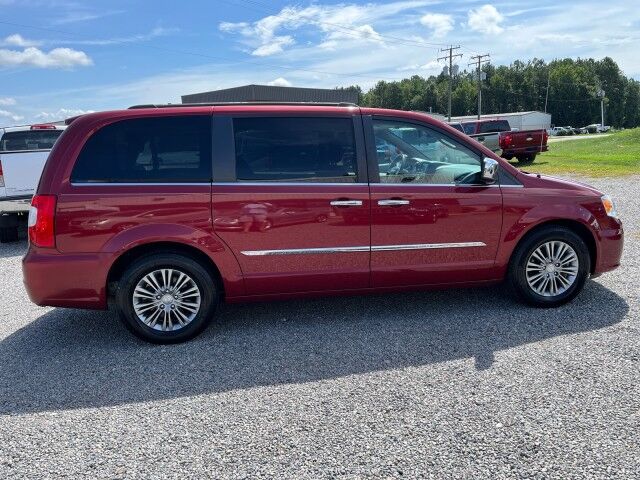 2016 Chrysler Town & Country Touring-L Ashland VA