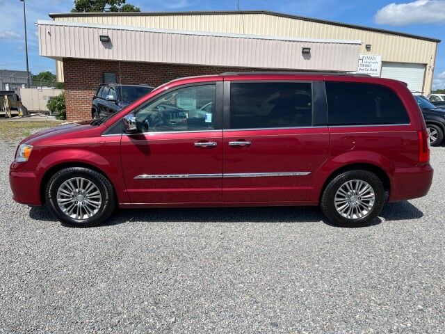 2016 Chrysler Town & Country Touring-L Ashland VA