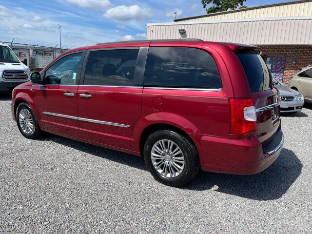 2016 Chrysler Town & Country Touring-L Ashland VA
