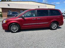 2016_Chrysler_Town & Country_Touring-L_ Ashland VA