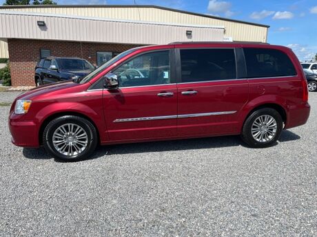 2016 Chrysler Town & Country Touring-L Ashland VA