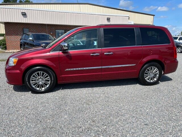 2016 Chrysler Town & Country Touring-L Ashland VA