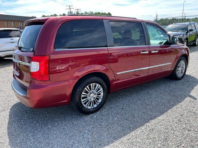 2016 Chrysler Town & Country Touring-L Ashland VA