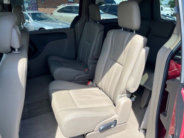 2016 Chrysler Town & Country Touring-L Ashland VA