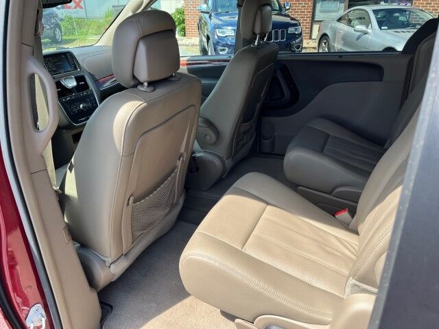 2016 Chrysler Town & Country Touring-L Ashland VA