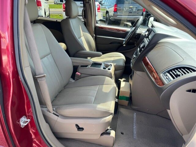 2016 Chrysler Town & Country Touring-L Ashland VA