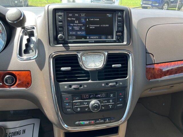 2016 Chrysler Town & Country Touring-L Ashland VA