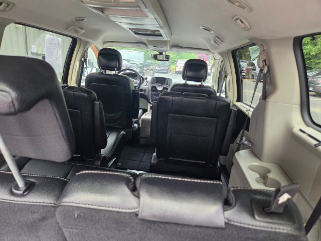 2016 Chrysler Town & Country Touring-L Elgin IL