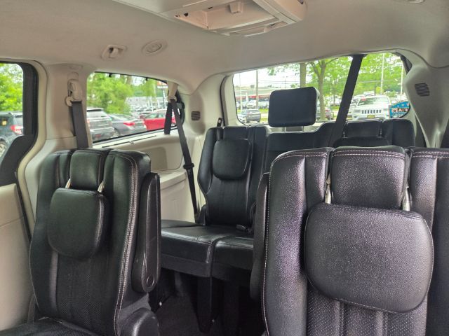 2016 Chrysler Town & Country Touring-L Elgin IL