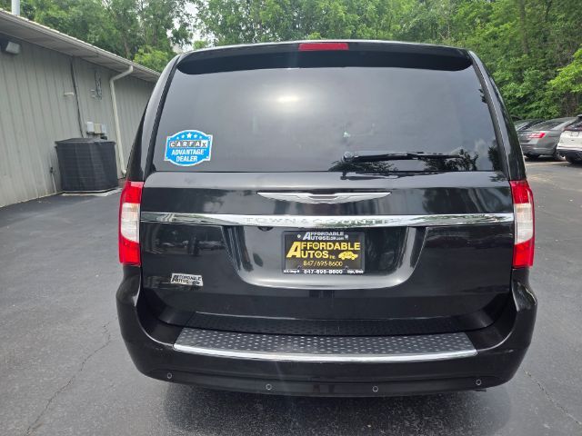 2016 Chrysler Town & Country Touring-L Elgin IL