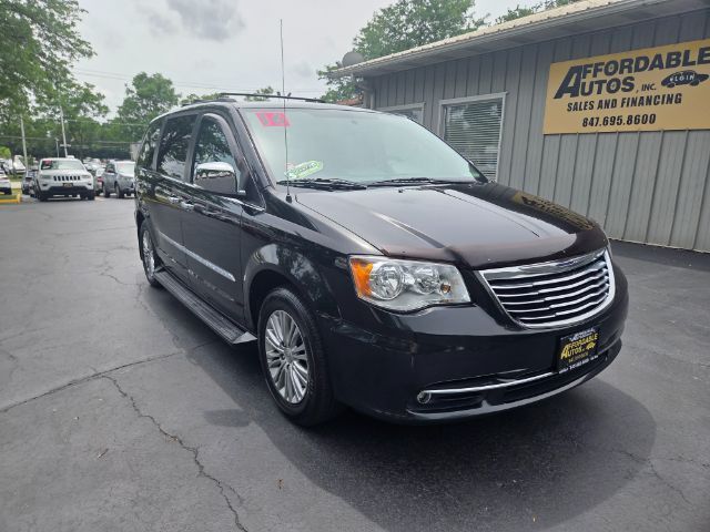 2016 Chrysler Town & Country Touring-L