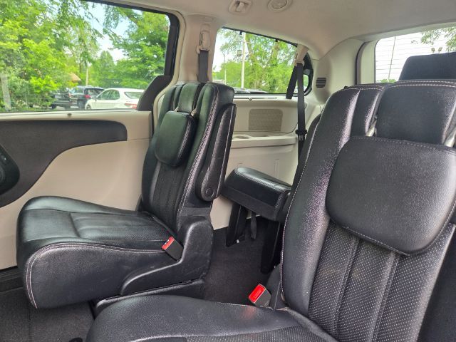 2016 Chrysler Town & Country Touring-L Elgin IL