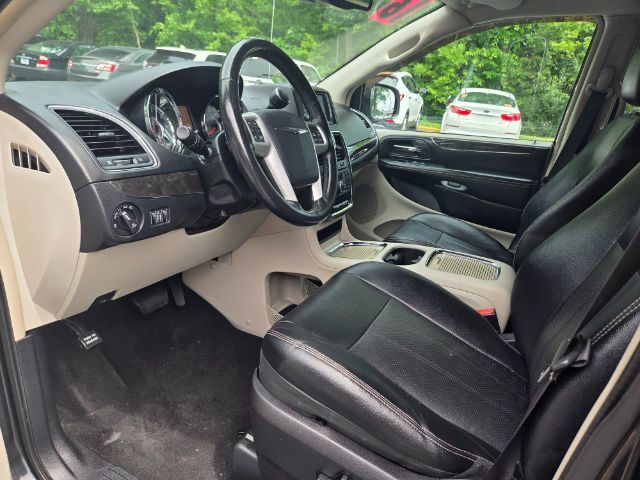 2016 Chrysler Town & Country Touring-L Elgin IL