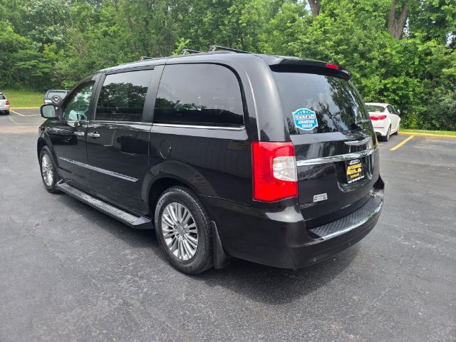 2016 Chrysler Town & Country Touring-L Elgin IL