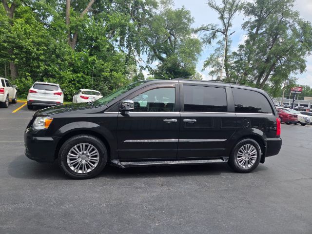 2016 Chrysler Town & Country Touring-L Elgin IL