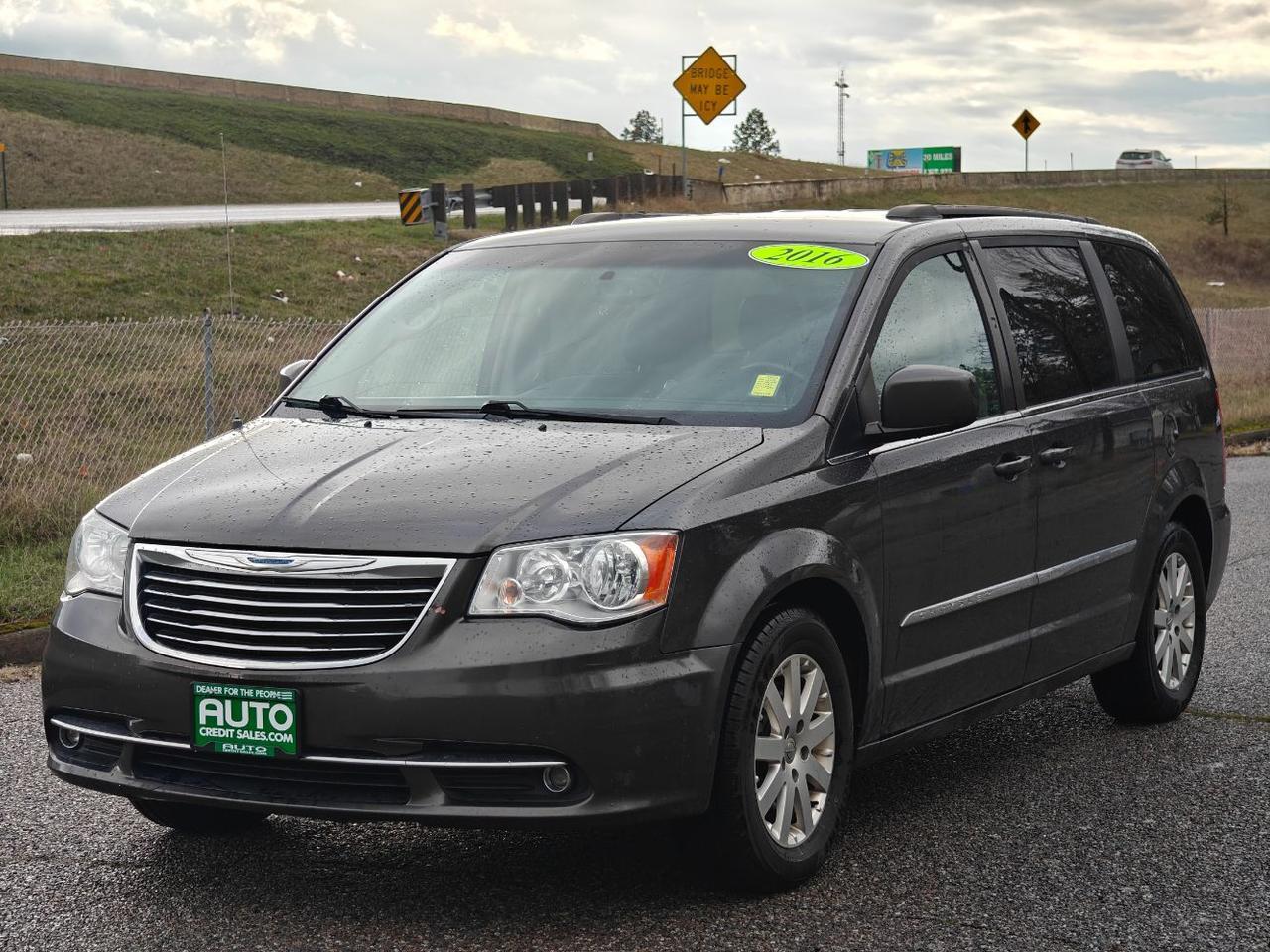 2016 Chrysler Town & Country Touring