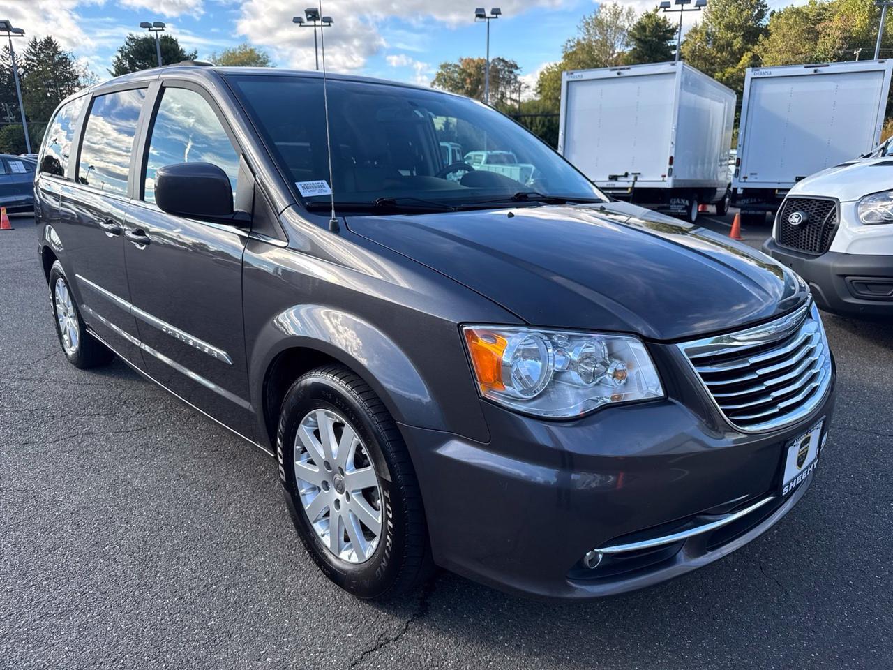 2016 Chrysler Town &amp; Country Touring
