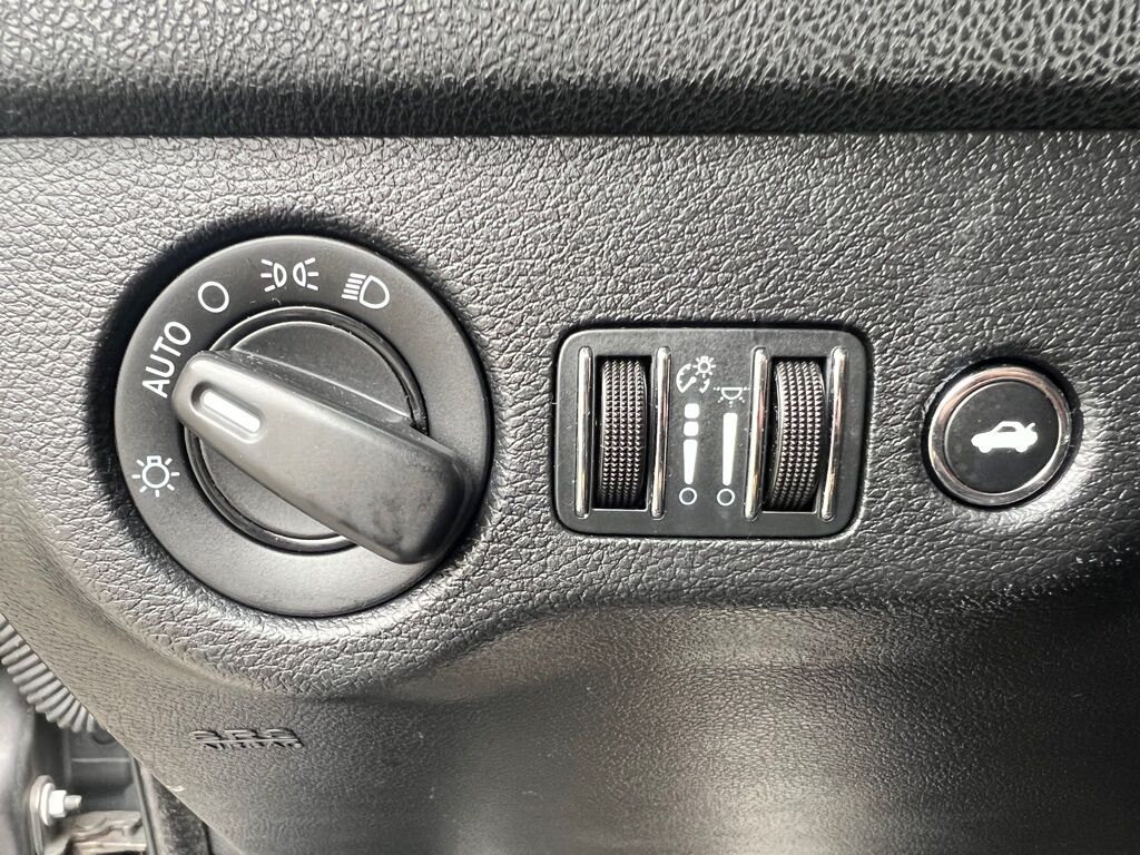 2016 DODGE CHARGER SE Des Moines WA