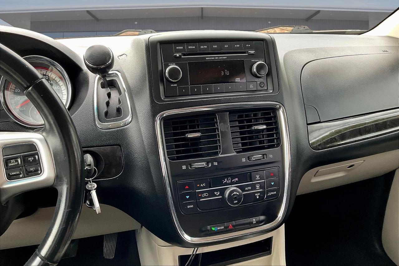 2016 DODGE GRAND CARAVAN CREW Houston TX