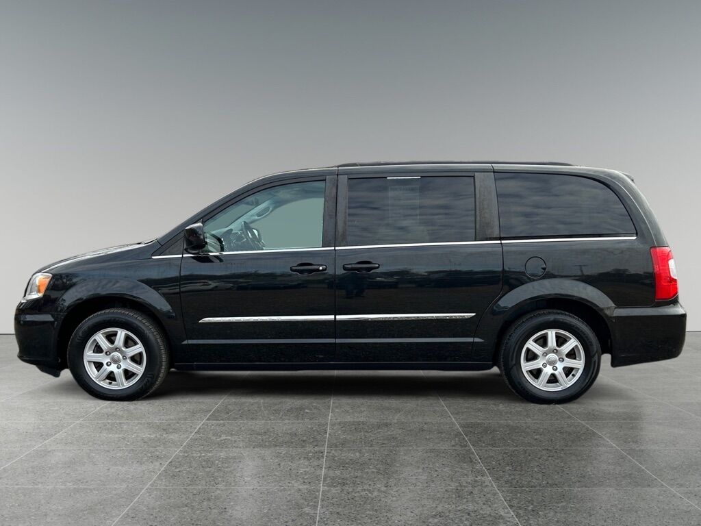 Used 2016 DODGE GRAND CARAVAN SXT in Toledo OH
