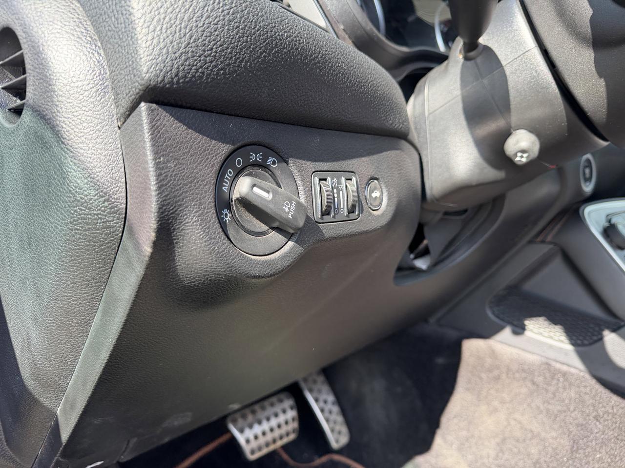 2016 Dodge Challenger RT Shaker | Leather | Heated & Vented Seats | Sun Roof | Harman/Kardon Audio | Nav Redwater AB