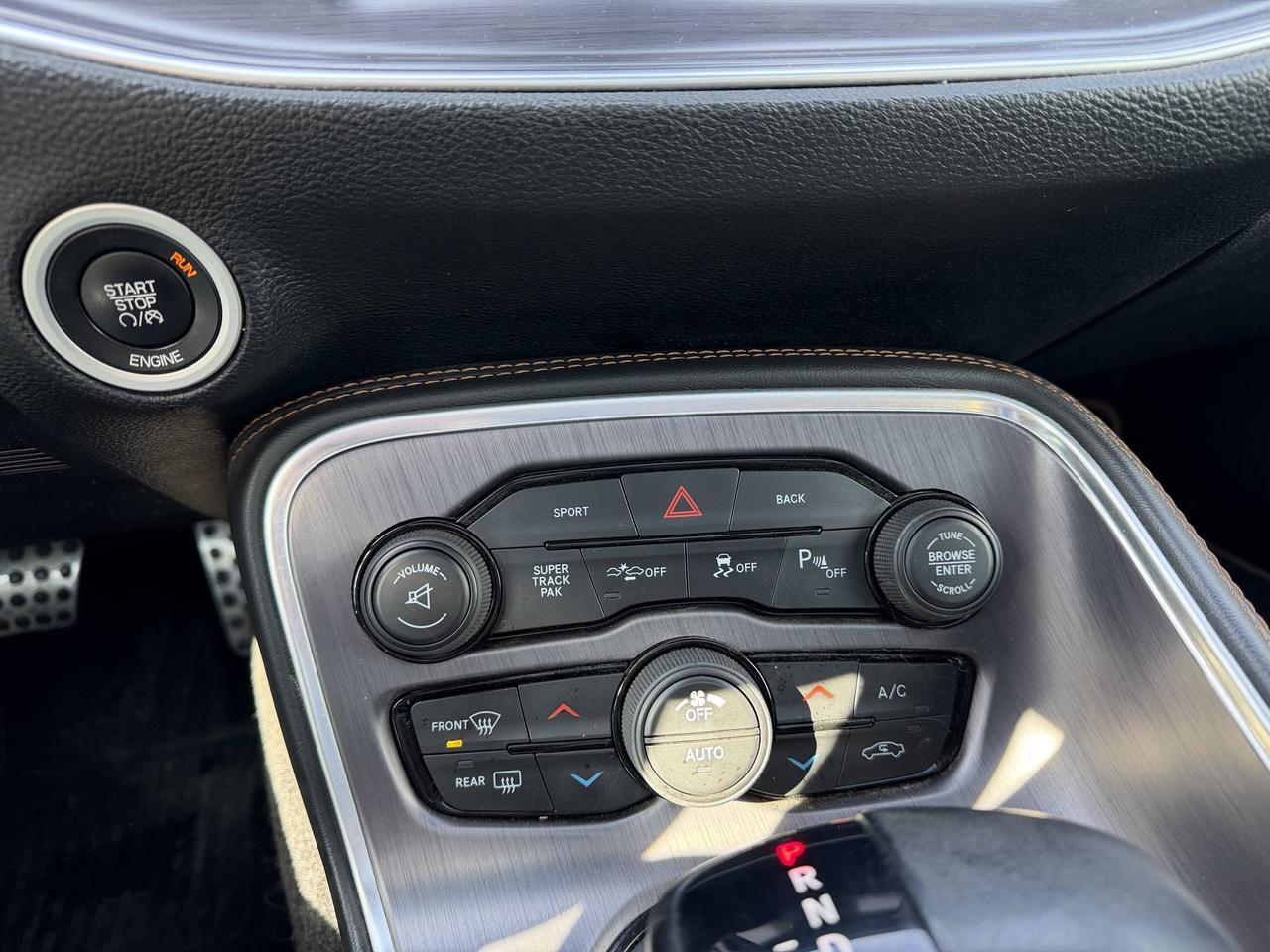 2016 Dodge Challenger RT Shaker | Leather | Heated & Vented Seats | Sun Roof | Harman/Kardon Audio | Nav Redwater AB