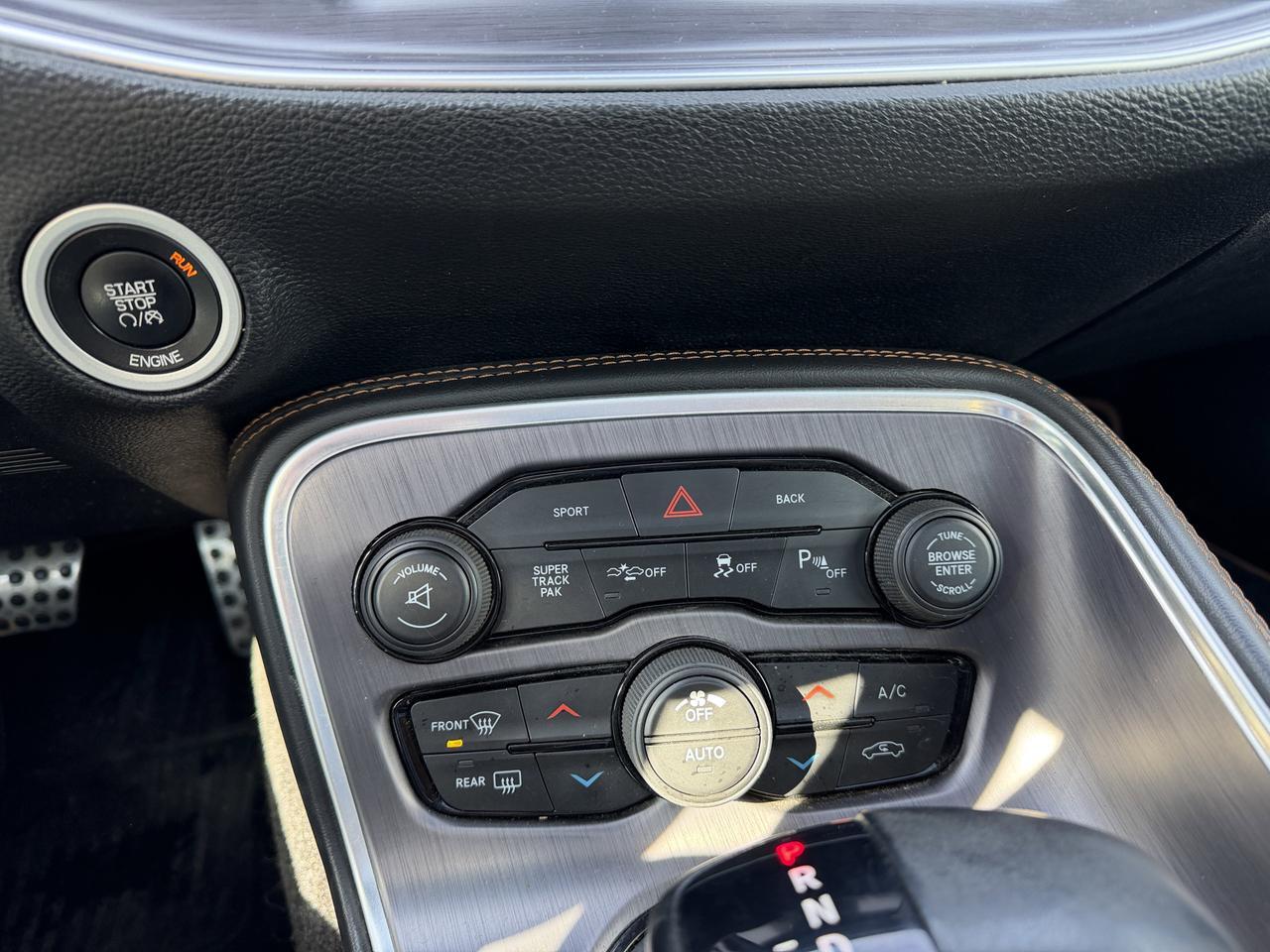 2016 Dodge Challenger RT Shaker | Leather | Heated & Vented Seats | Sun Roof | Harman/Kardon Audio | Nav Redwater AB