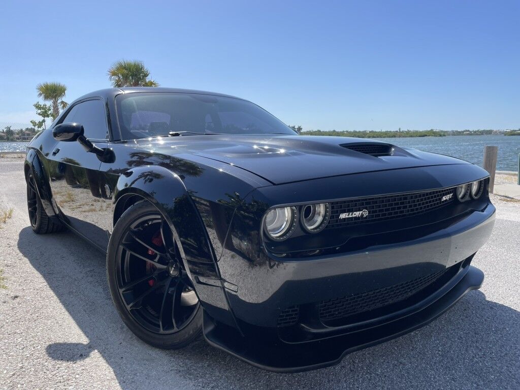 2016 Dodge Challenger SRT HELLCAT~CLEAN CARFAX~ONLINE FINANCE AND SHIPPING AVAILABLE!!! Sarasota FL