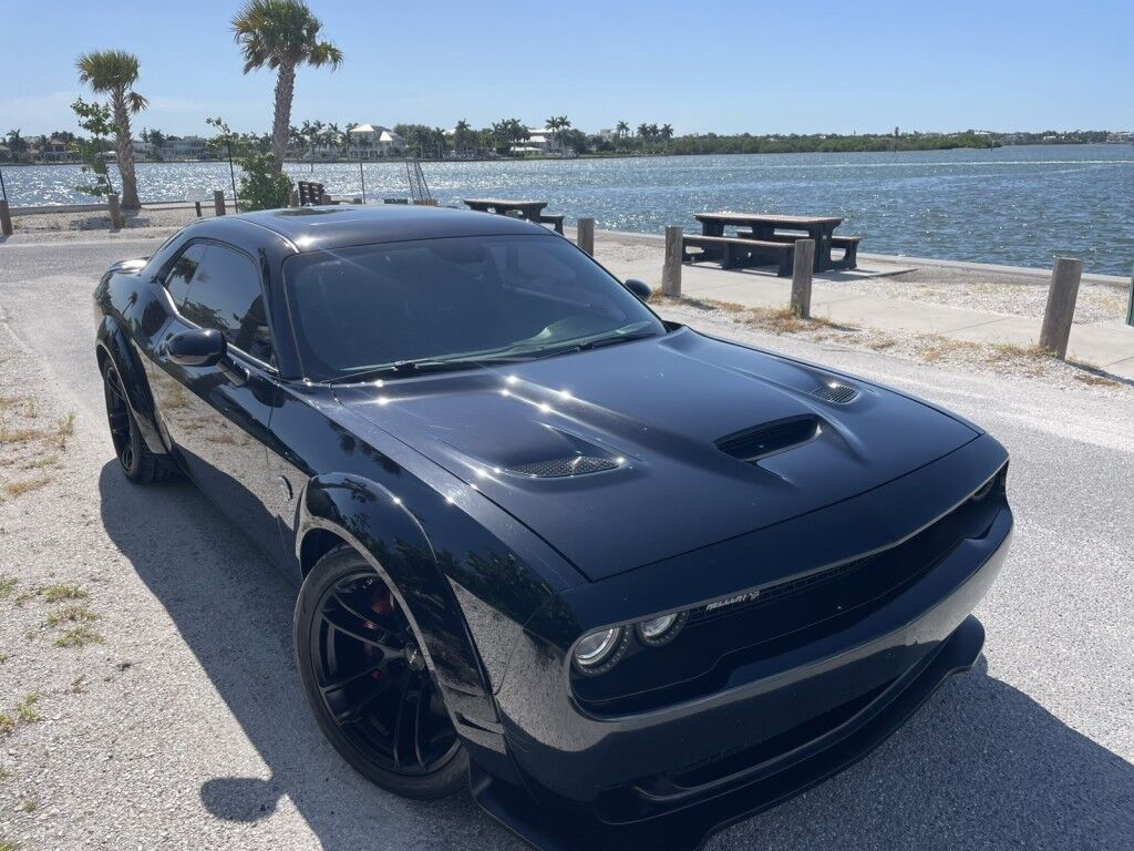 2016 Dodge Challenger SRT HELLCAT~CLEAN CARFAX~ONLINE FINANCE AND SHIPPING AVAILABLE!!! Sarasota FL