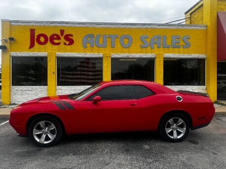 2016_Dodge_Challenger_SXT_ Indianapolis IN